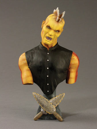 BUFFY THE VAMPIRE SLAYER: KULAK BUST