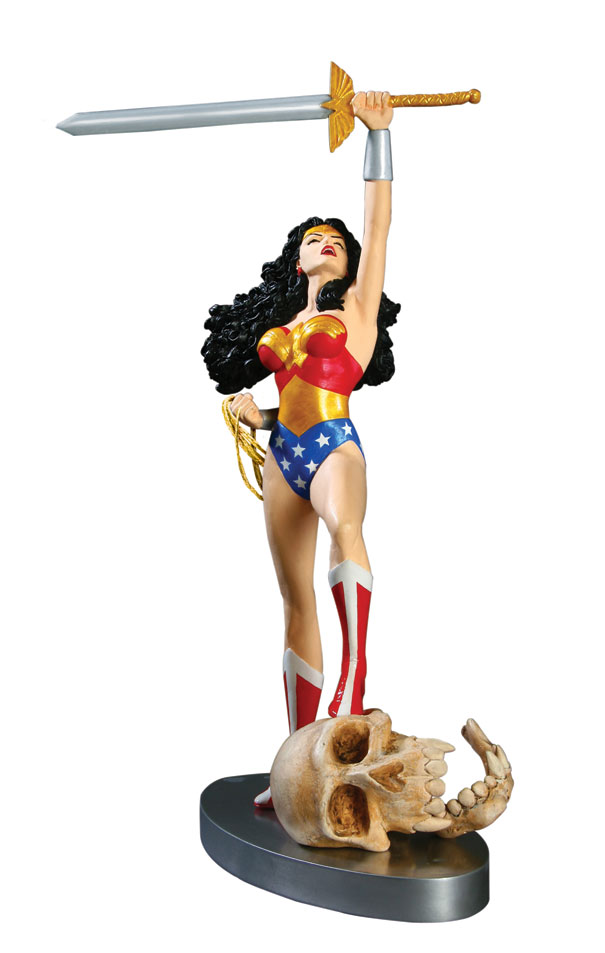 JLA Cover to Cover Statue: Wonder Woman