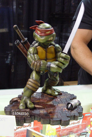 TMNT Leonardo Statue