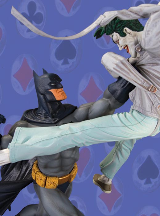 BATMAN VS. THE JOKER STATUE