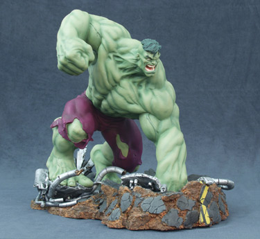 hulk statue