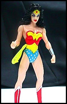 jla_wonderwoman_loose.jpg - 17850 Bytes