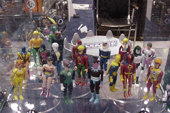 diamond comics booth at the 2002 Wizard World Chicago